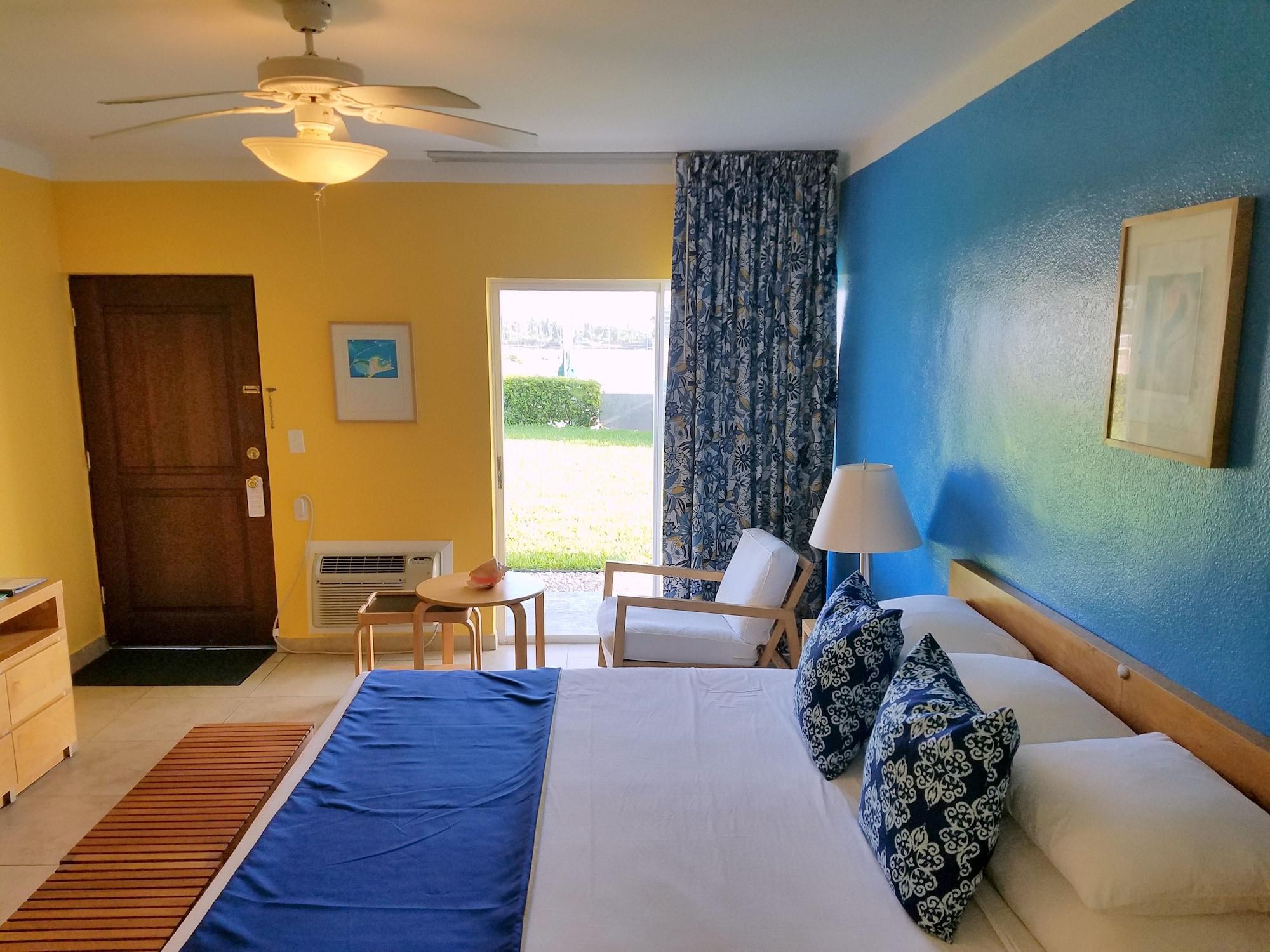 Flamingo Bay Hotel & Marina Freeport Bagian luar foto