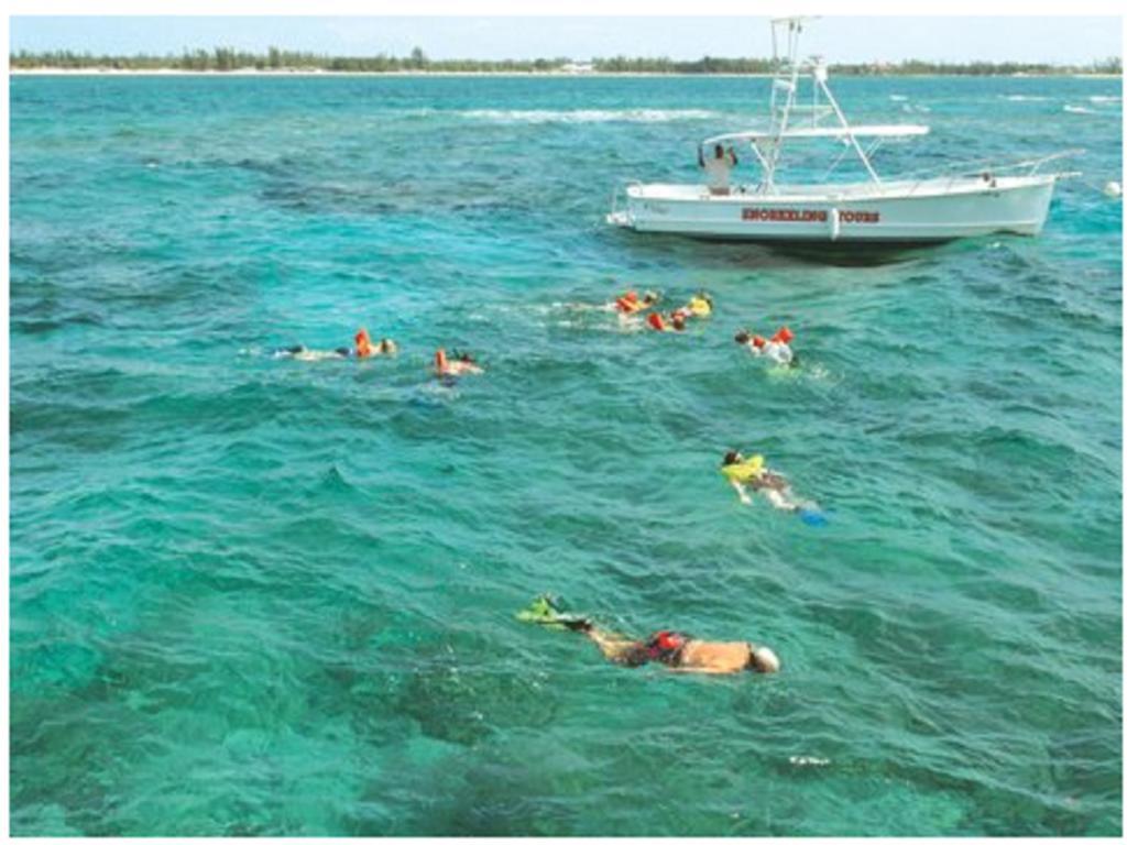 Flamingo Bay Hotel & Marina Freeport Bagian luar foto
