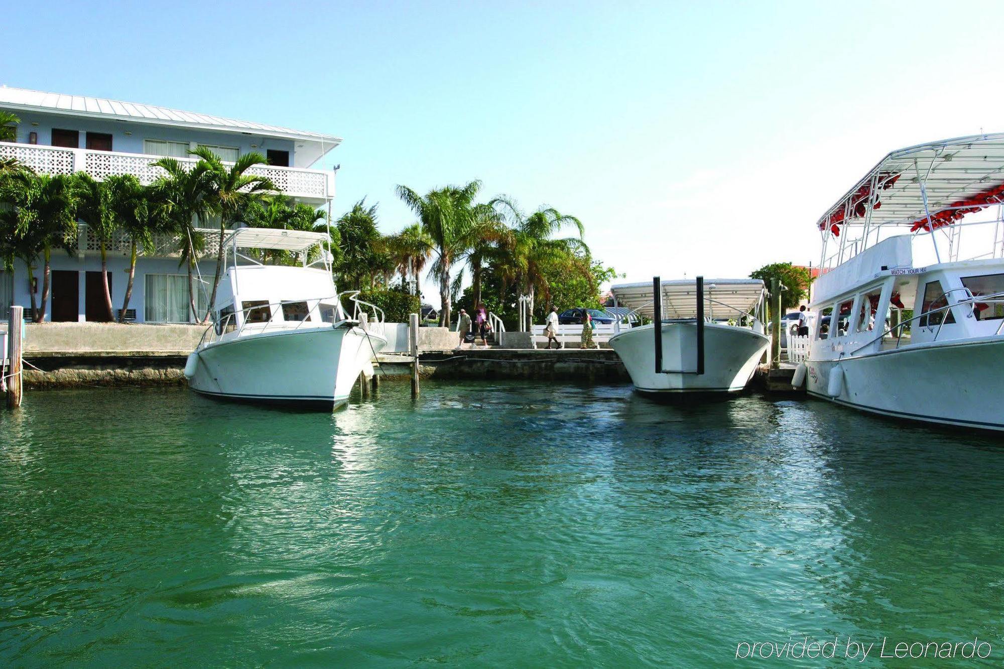 Flamingo Bay Hotel & Marina Freeport Bagian luar foto
