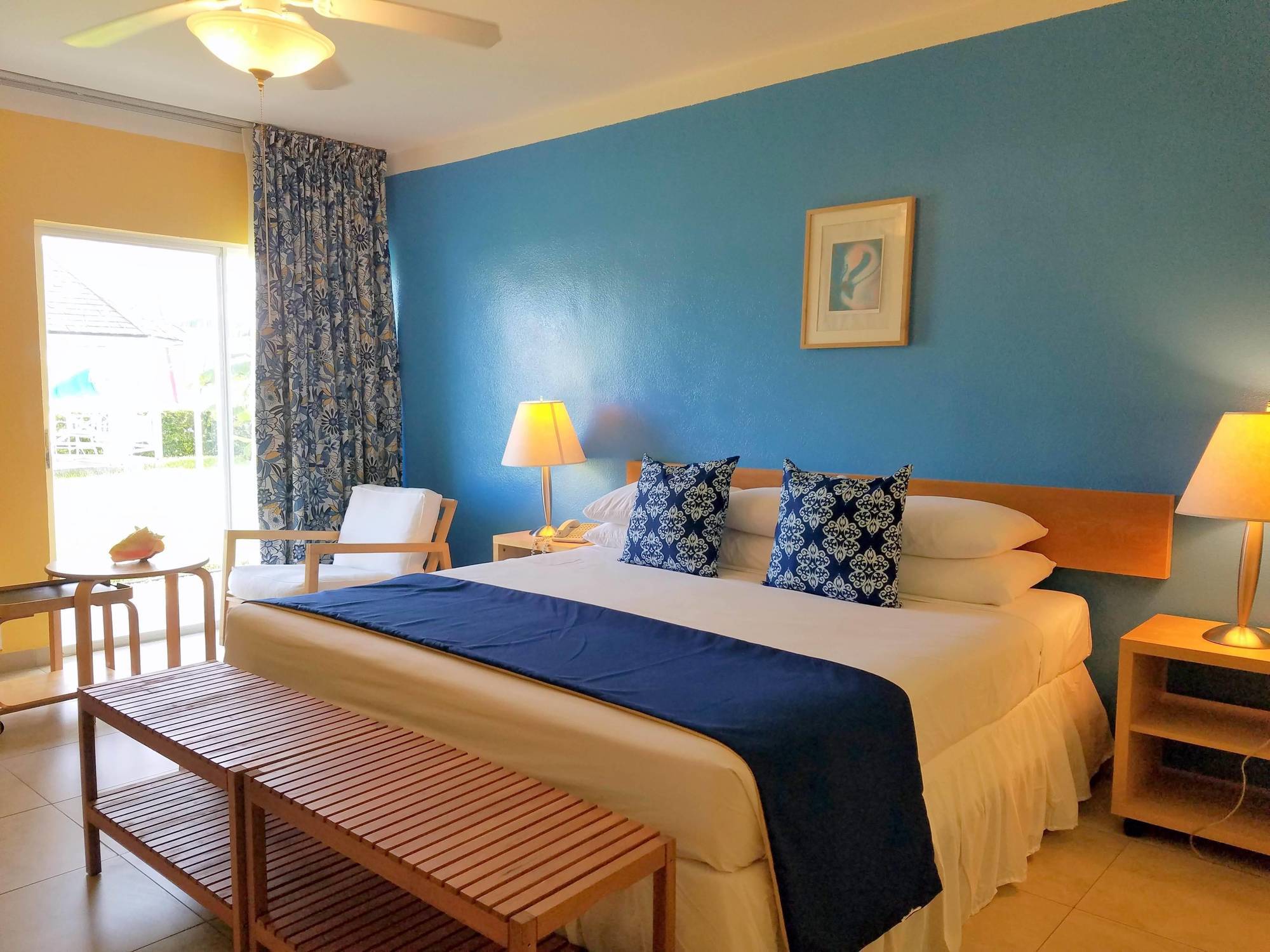 Flamingo Bay Hotel & Marina Freeport Bagian luar foto
