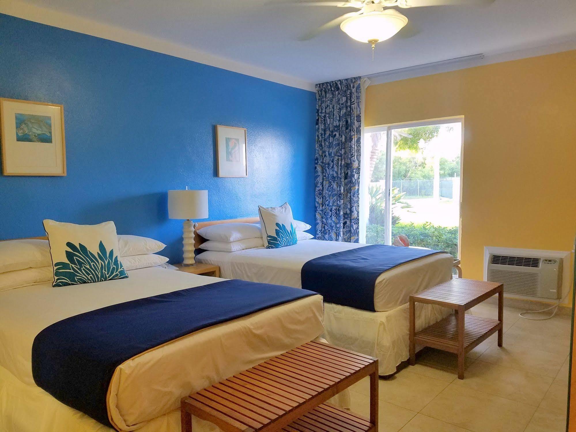 Flamingo Bay Hotel & Marina Freeport Bagian luar foto