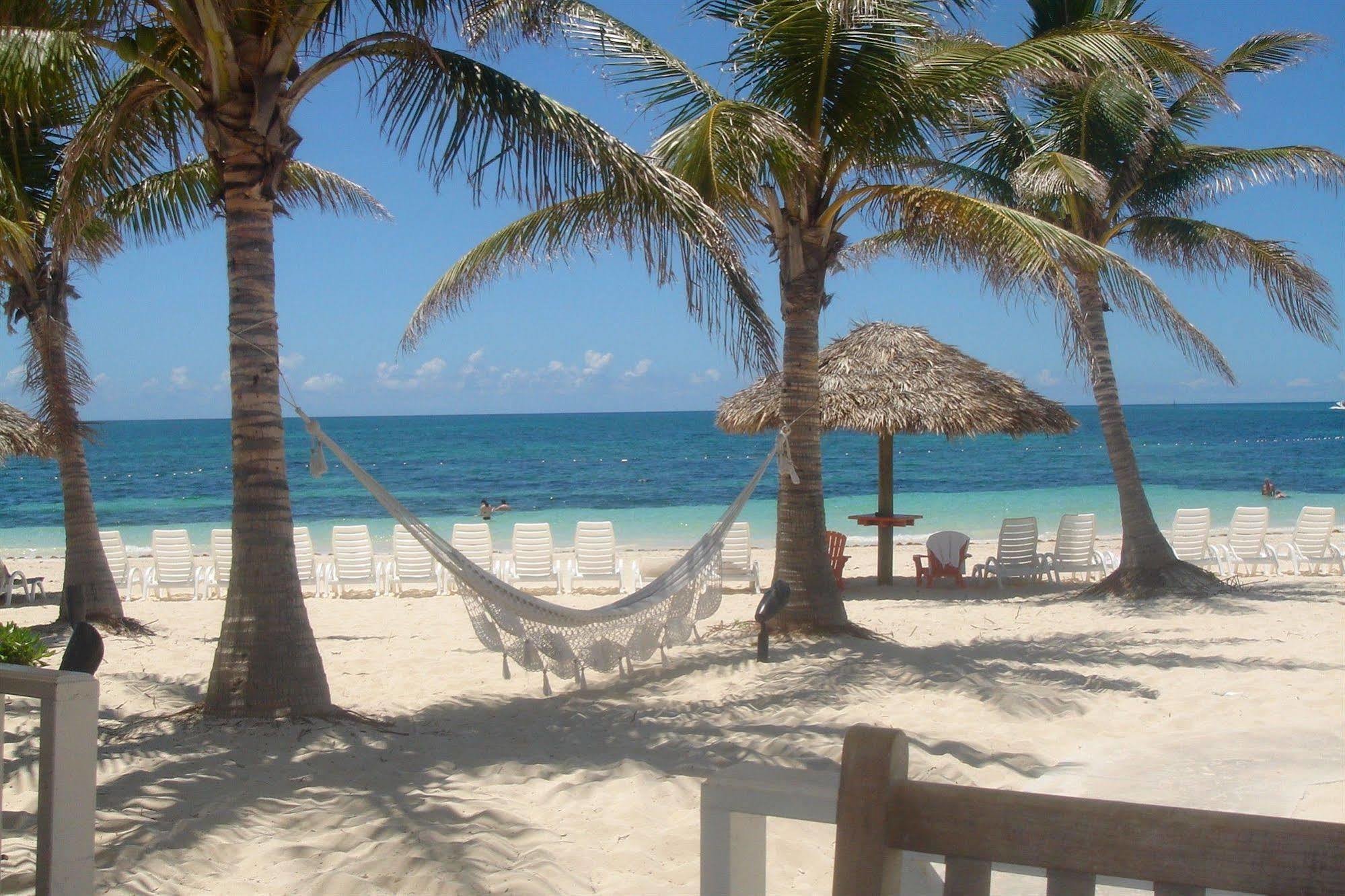 Flamingo Bay Hotel & Marina Freeport Bagian luar foto